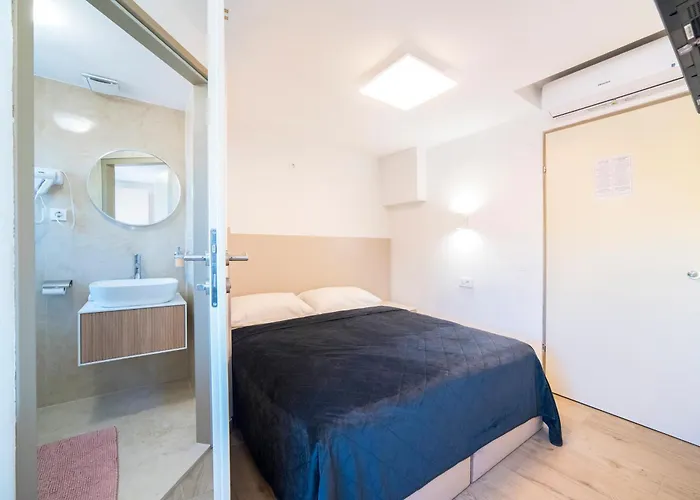 Pamer Studio Apartment 05, 4Th Floor, No Elevator