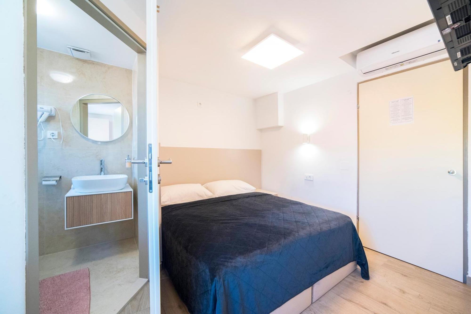 Apartment Pamer 05, 4th Floor, No Elevator Zagreb